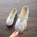 Handmade girls' embroidered shoes in Hanfu children's old Beijing cloth shoes national style students perform shoes dance shoes
