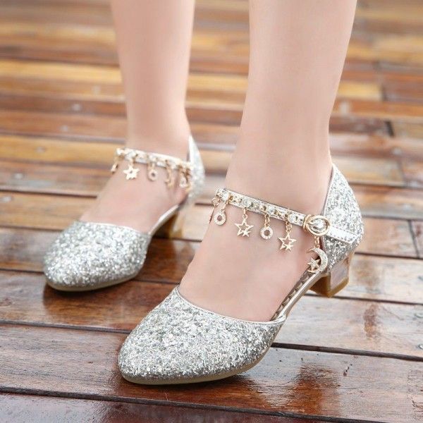 Wholesale 2019 new girls' leather shoes, students' Baotou crystal sandals, Korean version, high-heeled children's princess shoes
