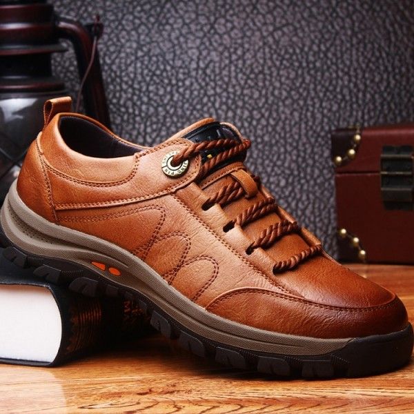 Men's shoes autumn and winter 2020 new leisure shoes men's Korean work shoes Plush versatile fashion net red men's shoes