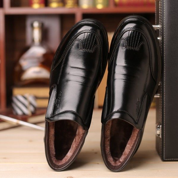 Winter new leather Plush warm dad cotton shoes middle aged and old leisure shoes round head antiskid men's cotton boots
