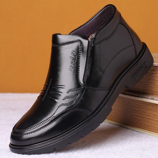 2019 winter new leisure leather cotton shoes middle and old aged Plush warm dad snow boots antiskid men's leather boots