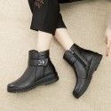 Winter 2020 Plush warm mom boots soft soled flat bottomed middle-aged and old cotton shoes non slip women's high top cotton shoes