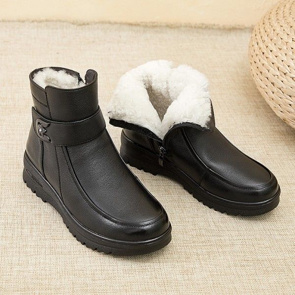 Winter 2020 Plush warm mom boots soft soled flat bottomed middle-aged and old cotton shoes non slip women's high top cotton shoes