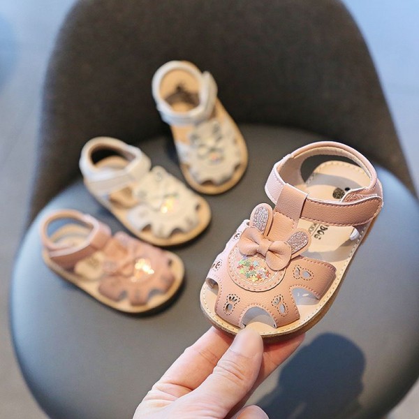 Summer girl's sandals baby Baotou non slip soft sole walking shoes 1-3 year old girl princess shoes fashionable children's shoes