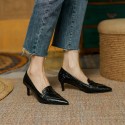 Pointed middle mouth single shoes women 2021 summer French Retro High Heels simple middle heel women's shoes Korean women's single shoes
