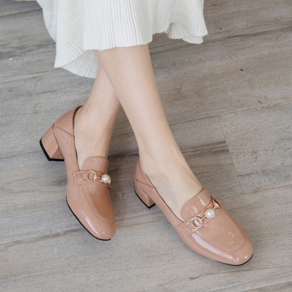 New fashion women's shoes autumn 2020 new leather shallow mouth pearl thick heel British casual style single shoes