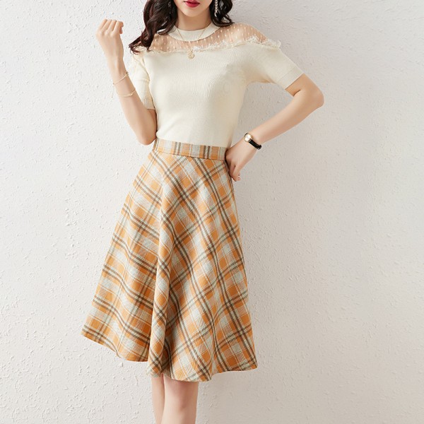 2004303-2021 spring and summer French New temperament mesh stitching sweater + plaid skirt two piece suit
