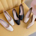 Single shoes children 2021 spring new square head middle heel thick heel European and American net red light mouth soft leather leather shoes