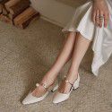 Women's shoes with small leather shoes, gentle wind fairy women's shoes, versatile, thick heel, middle heel, pearl, Korean single shoes, women's early spring 2021