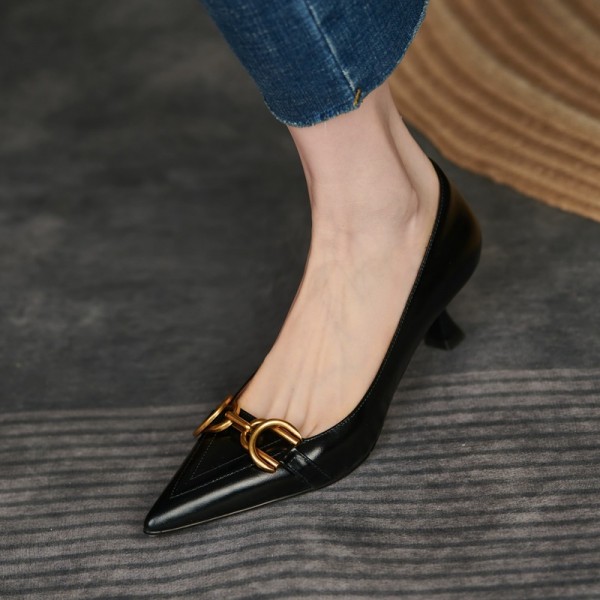 French high heels 2021 spring new Korean simple pointed metal buckle shallow mouth fashion women's single shoes