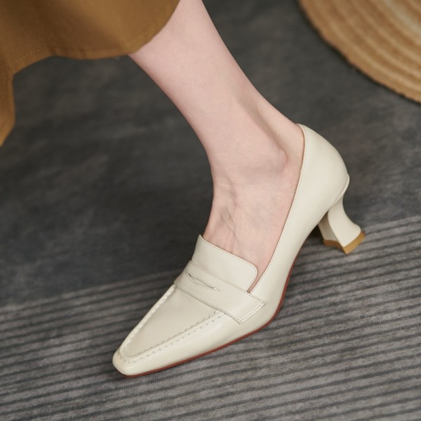 2021 spring and summer new small square head French retro simple middle mouth thick heel temperament high heels Korean women's single shoes