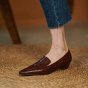 2021 summer new French retro square head pressed pattern simple single shoes Korean thick heel comfortable women's single shoes