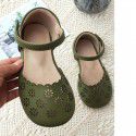 Guangzhou high grade children's shoes 2020 new Korean fresh laser hollow out sandals girls' hollow Baotou Princess sandals