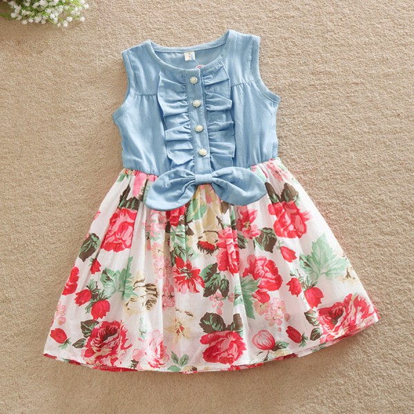 A new Korean girl's Denim floral dress for children