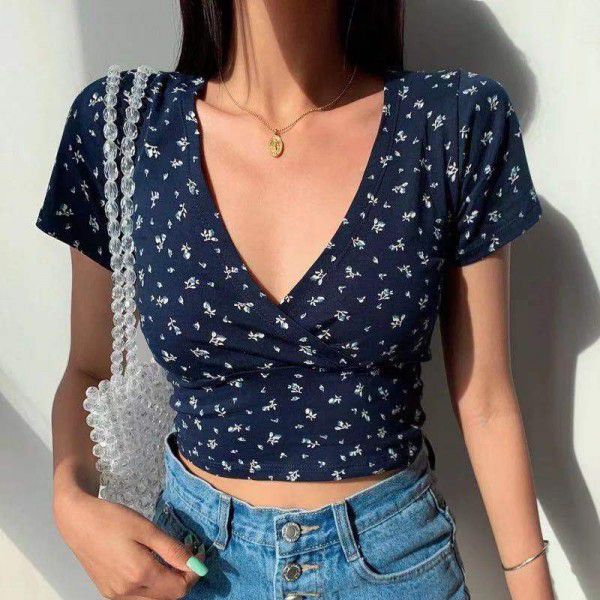 European and American slim fit short V-neck floral top fat mm new summer navel exposed temperament short sleeve T-shirt is thin and bottomed